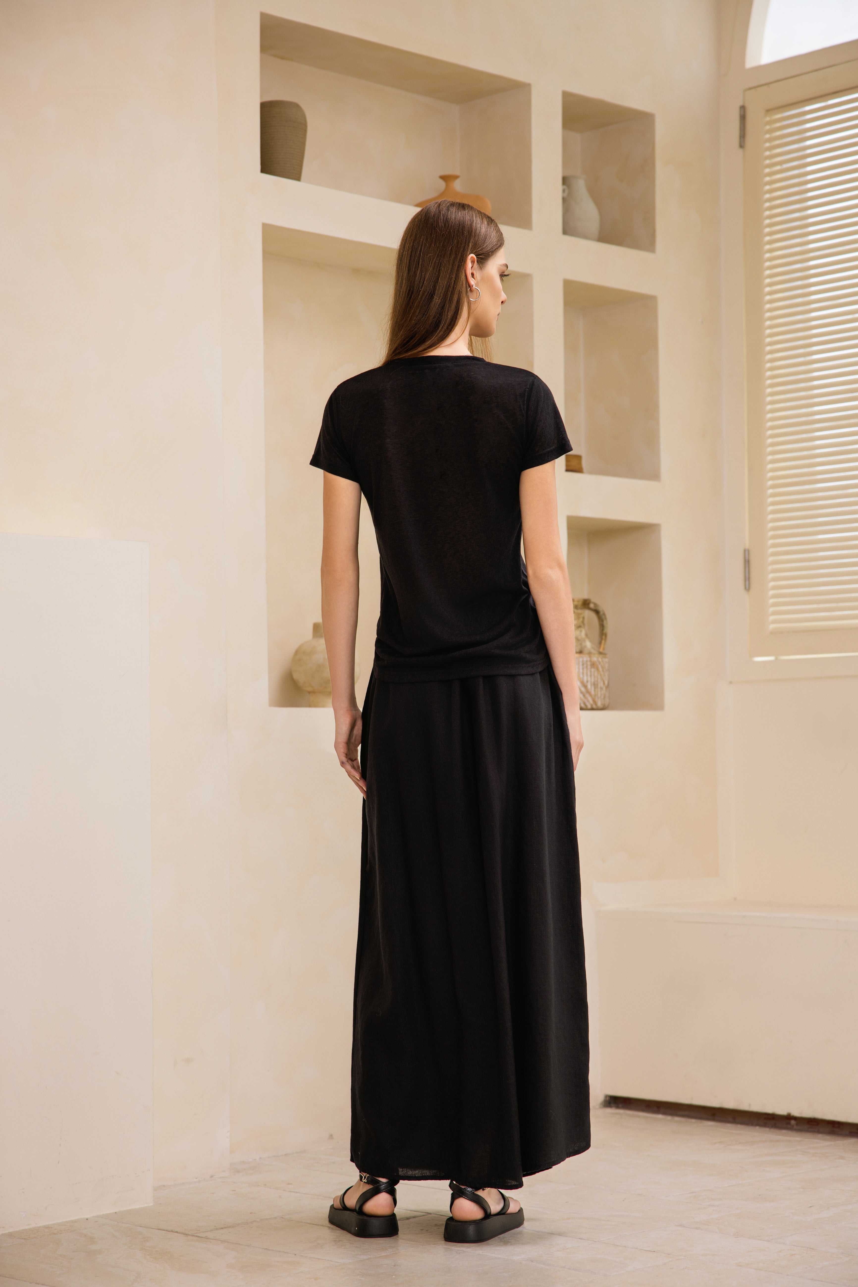 Short-sleeved linen t-shirt round-neck