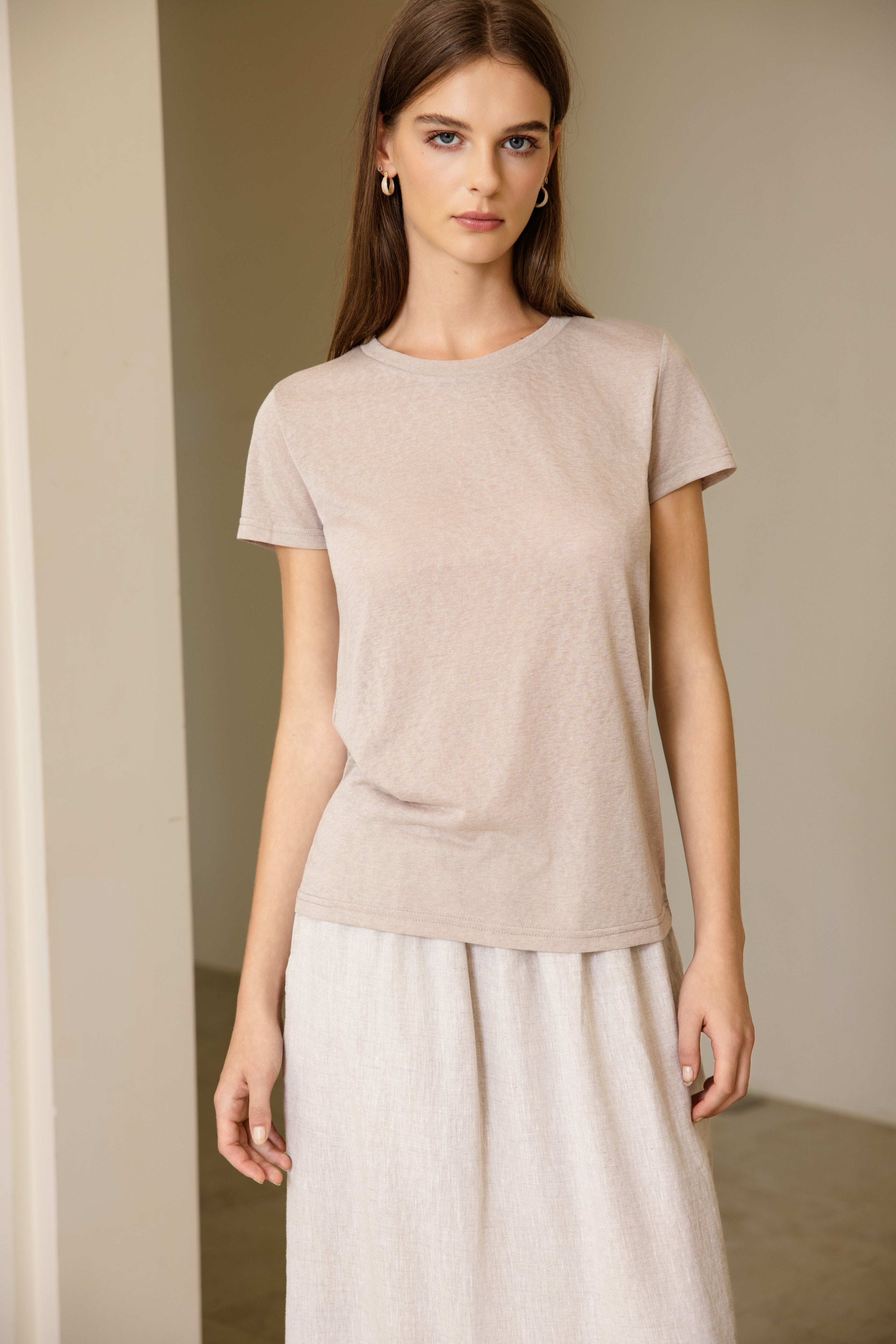 Short-sleeved linen t-shirt round-neck