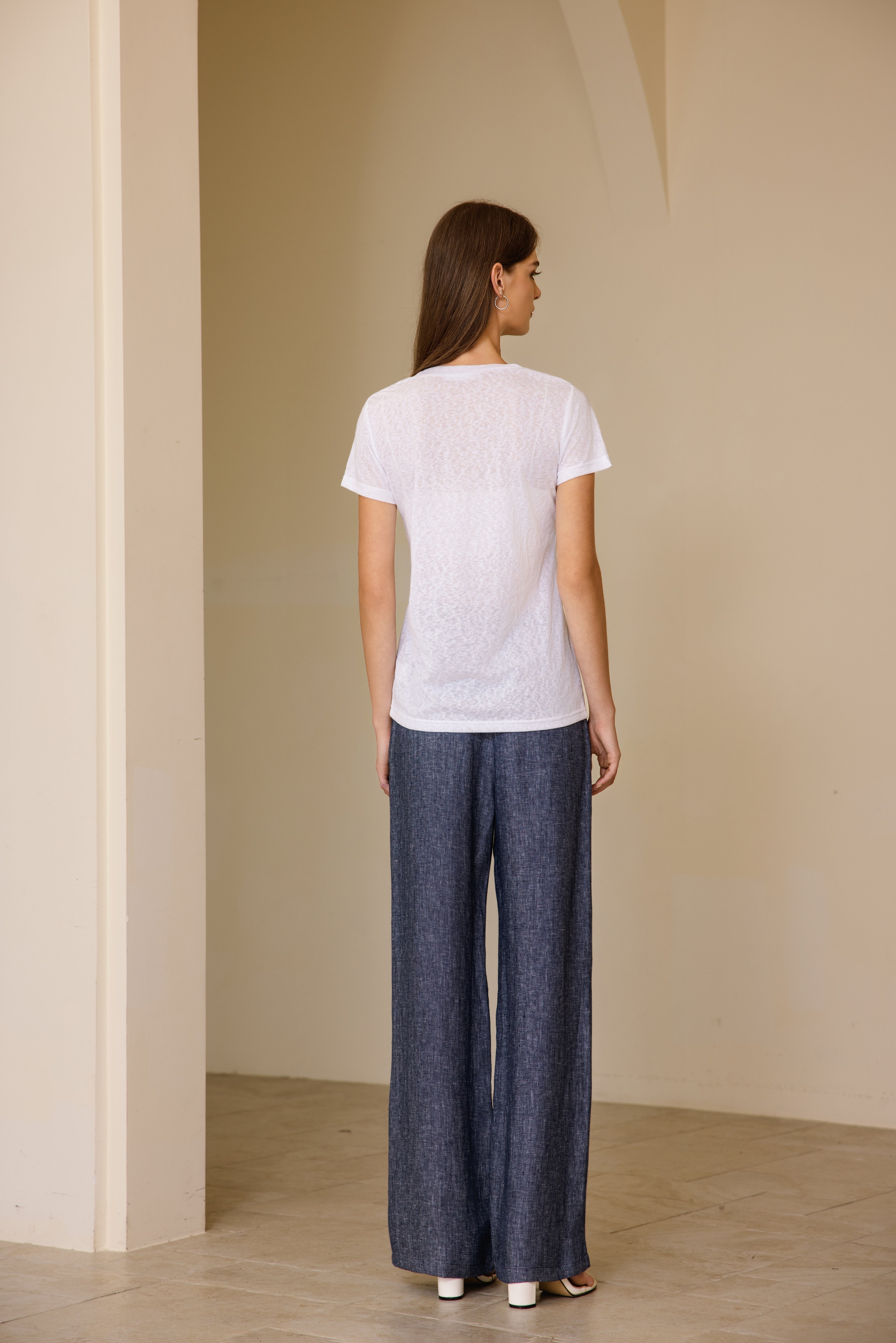 Short-sleeved linen t-shirt round-neck