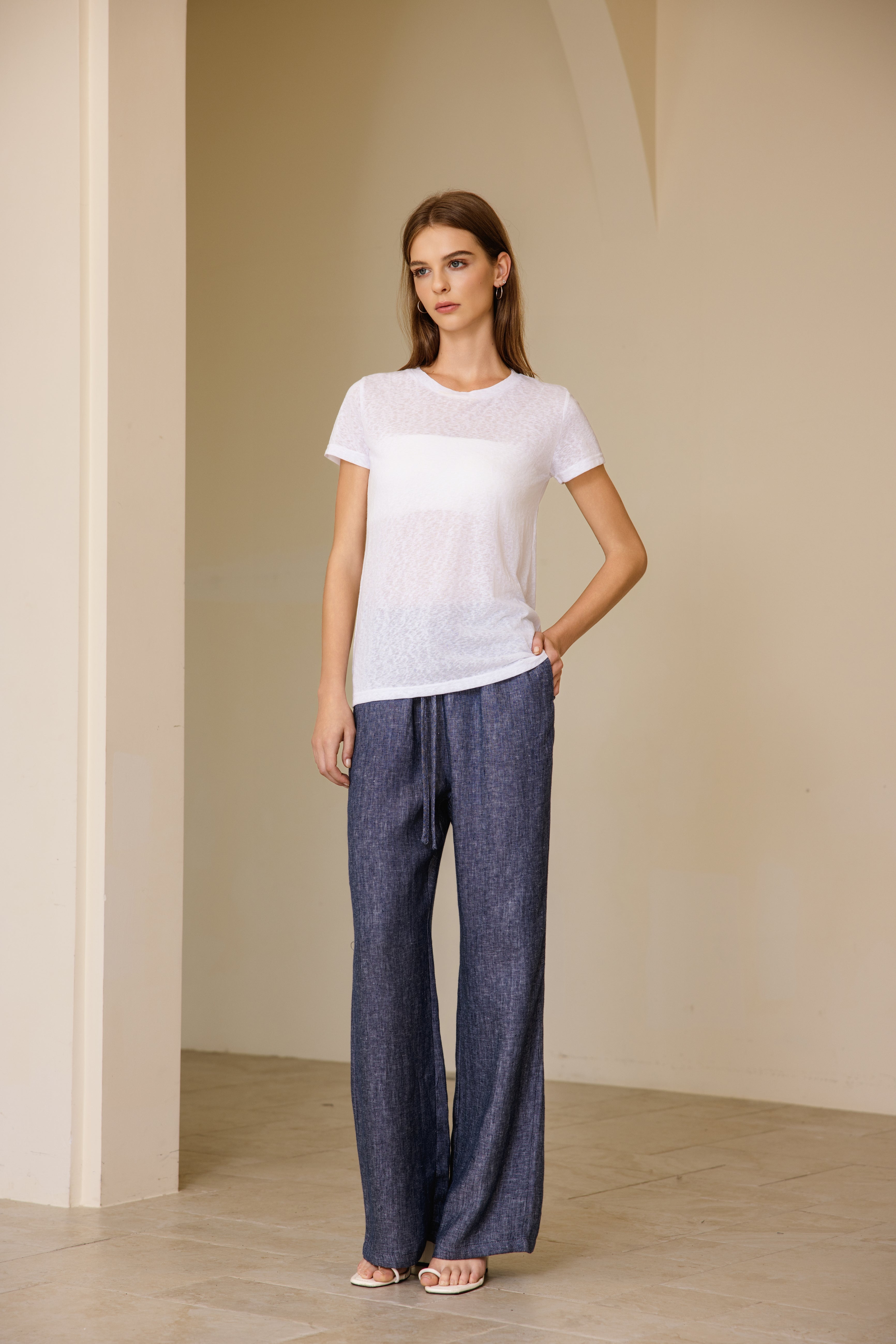 Short-sleeved linen t-shirt round-neck