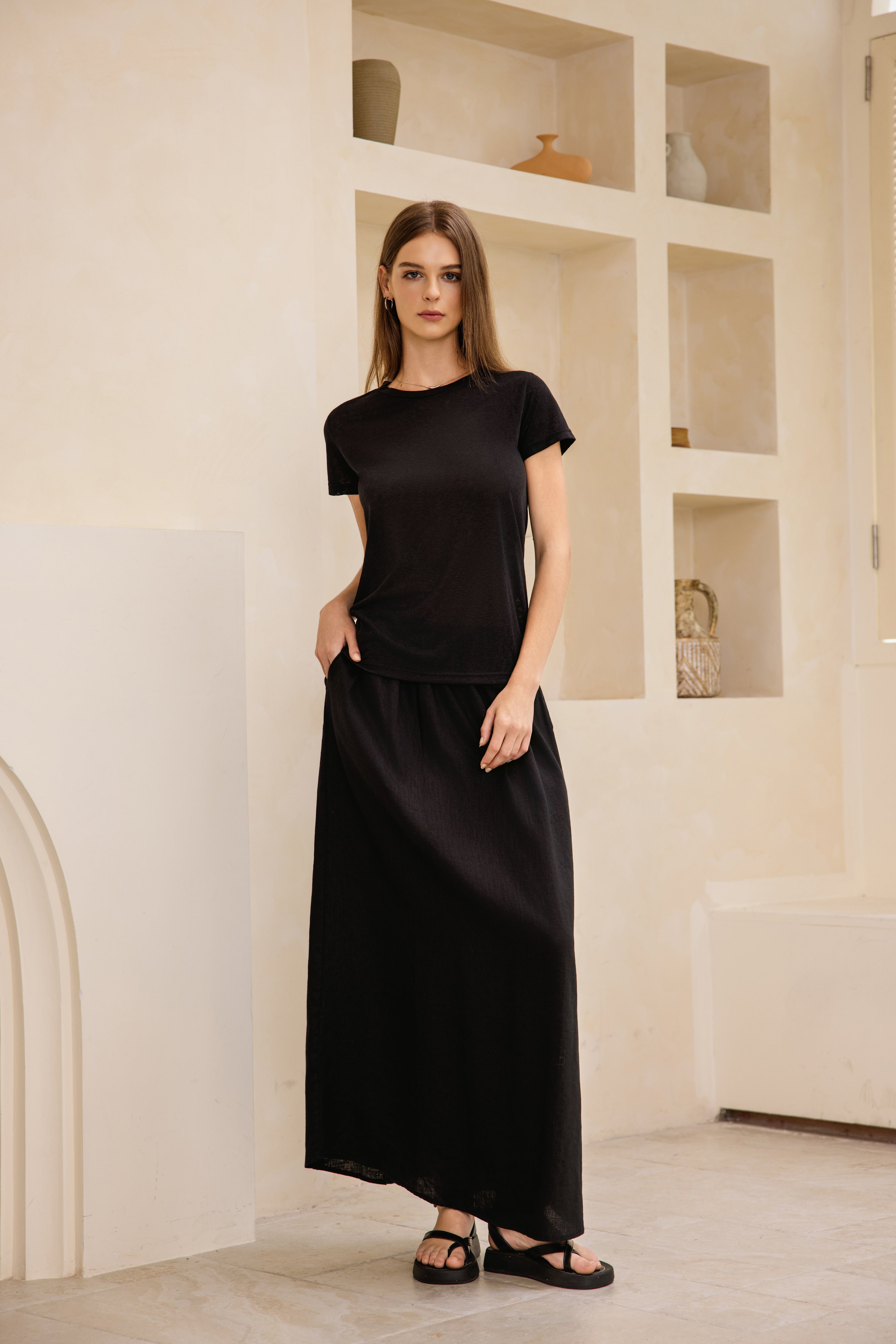 Short-sleeved linen t-shirt round-neck