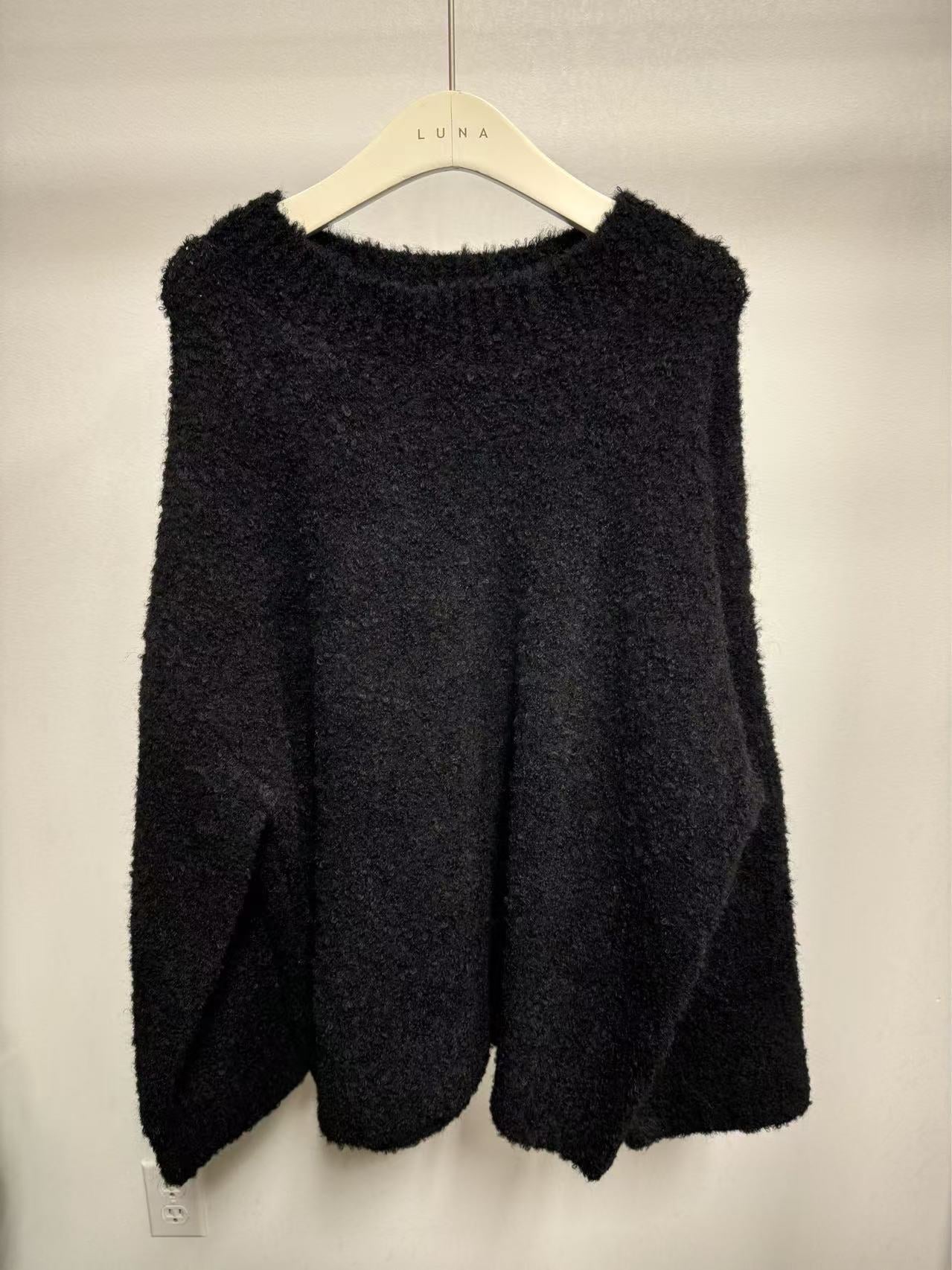 25211 Slit Sweater