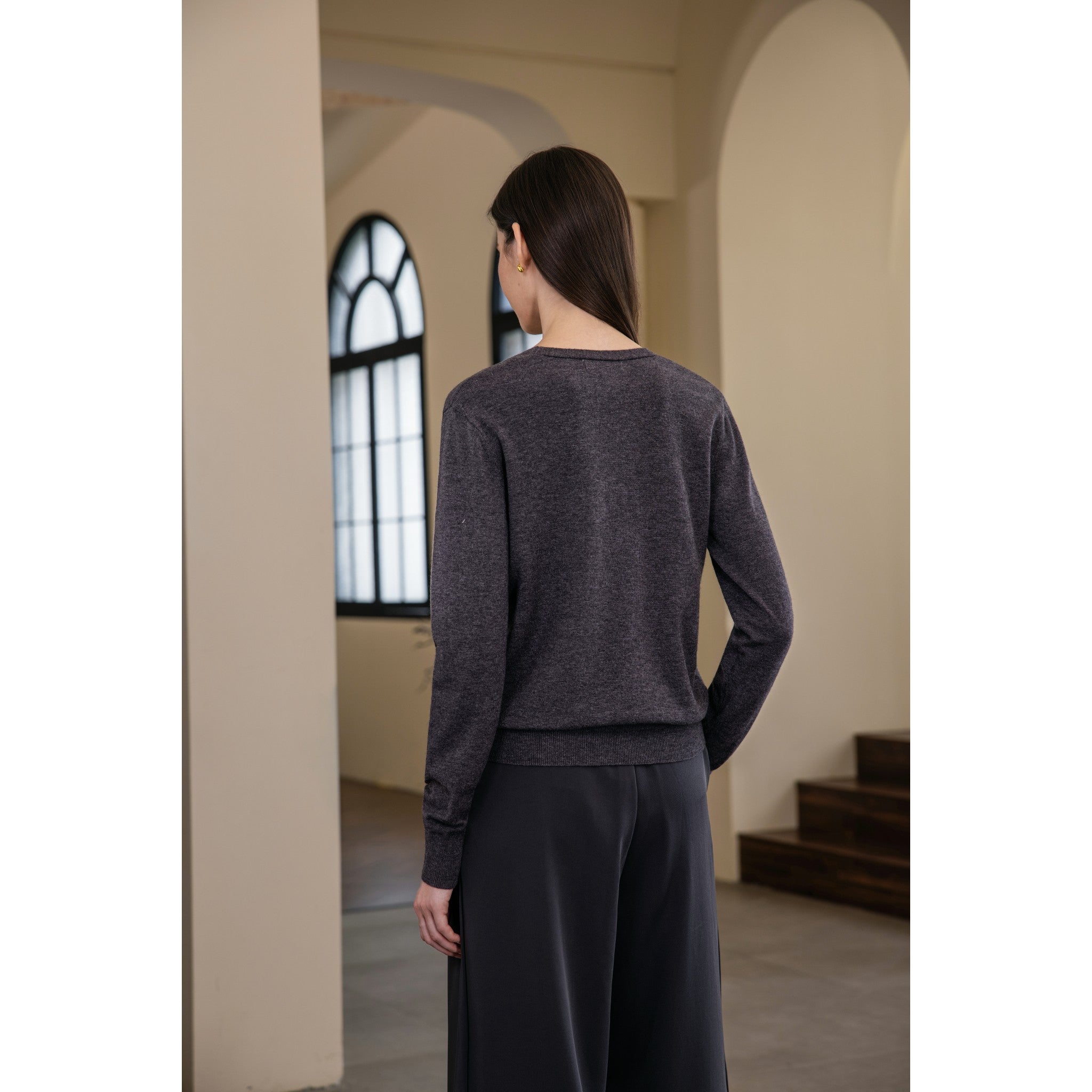 25219 V-neck Sweater