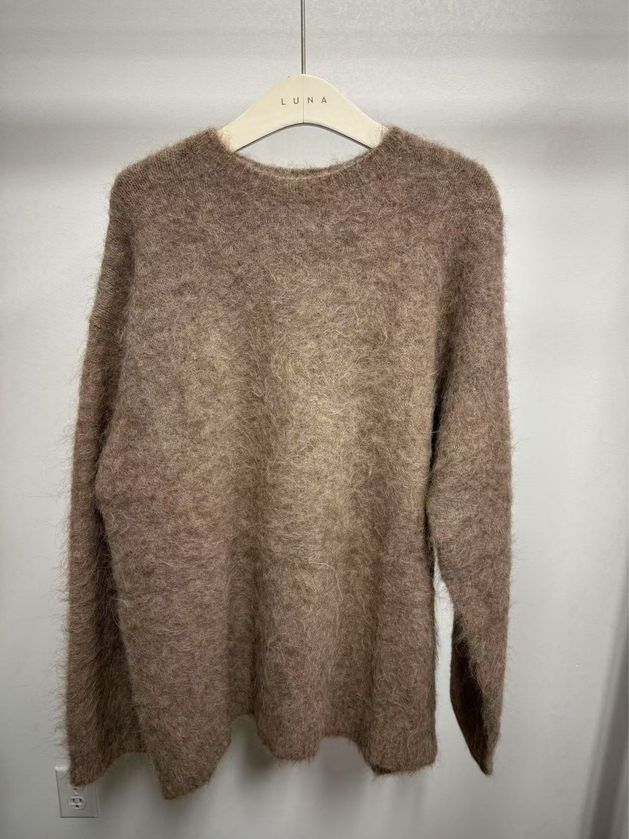 25229 Crewneck Sweater