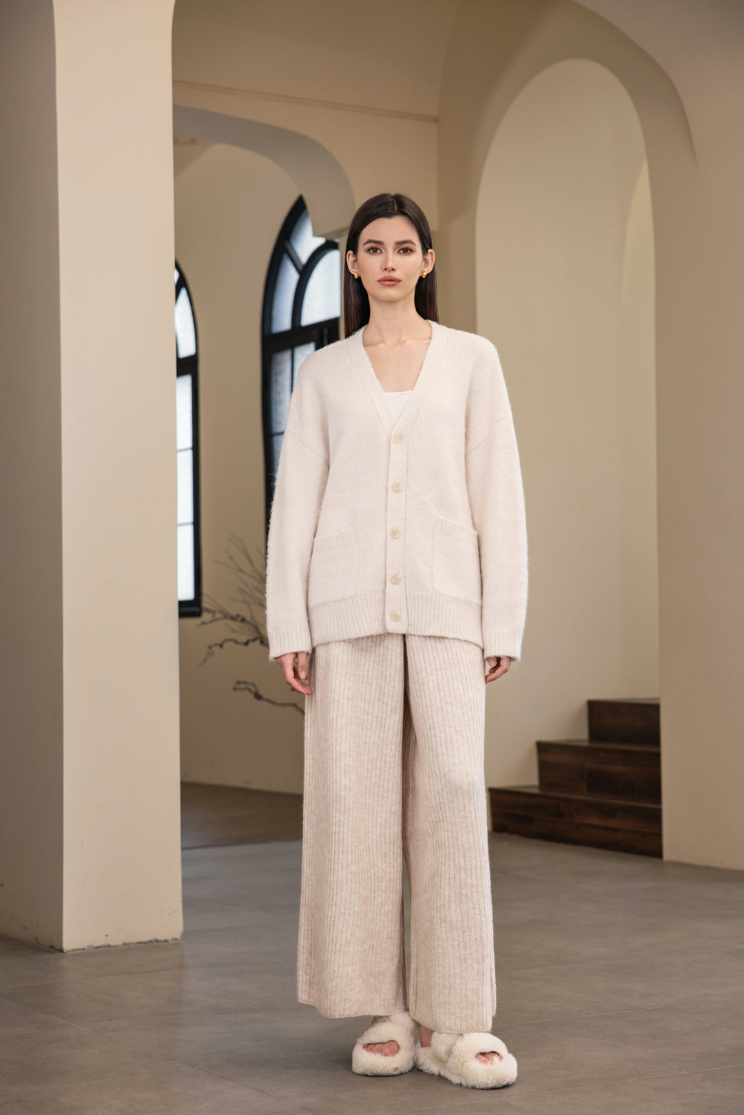 25230 White Cardigan with Pocket
