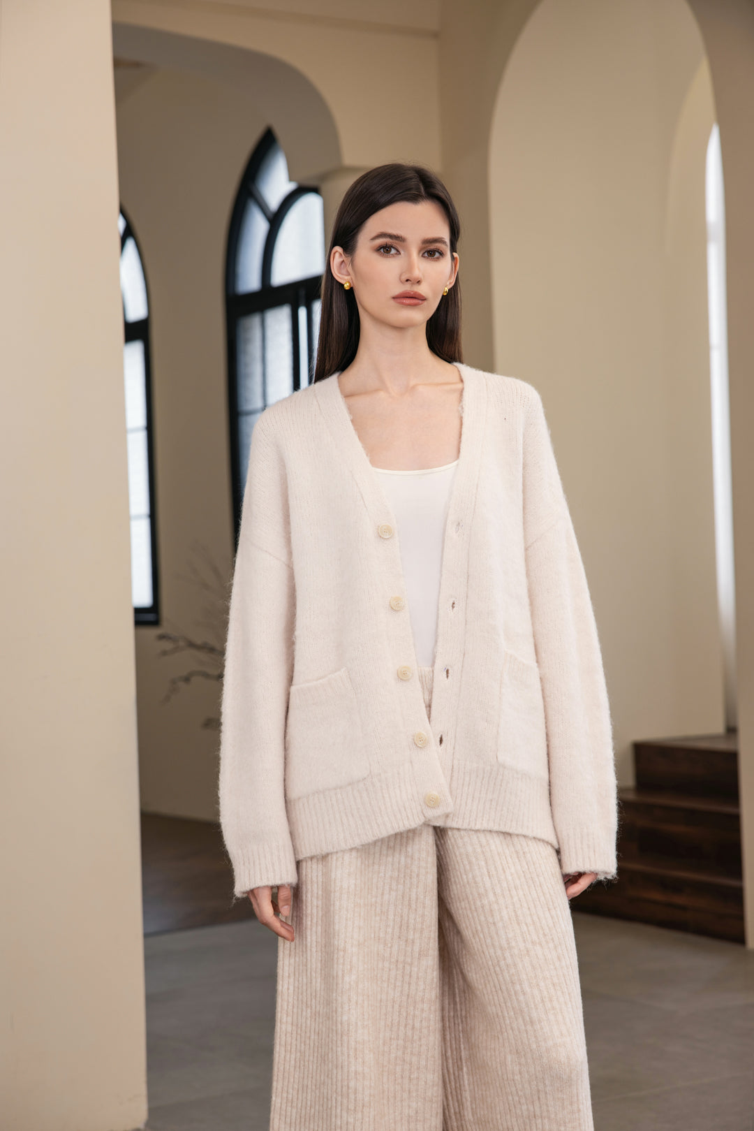 25230 White Cardigan with Pocket