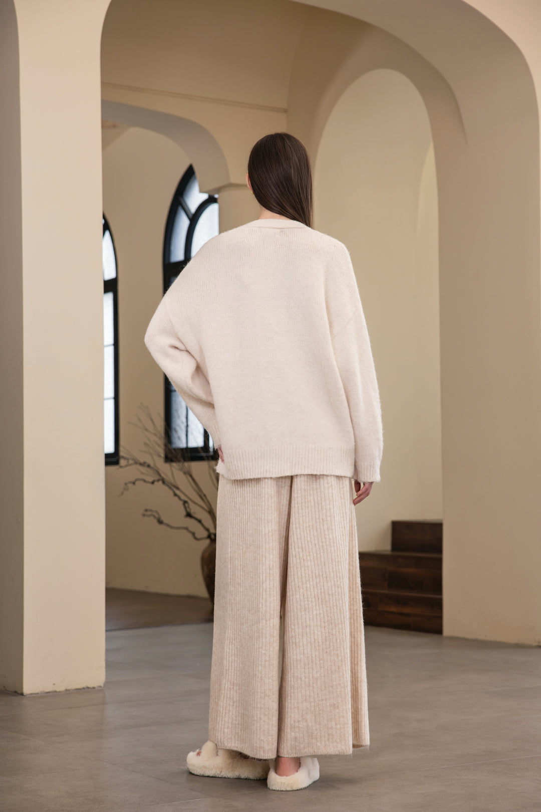 25230 White Cardigan with Pocket
